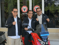 Perluas Transformasi Hijau di Luar Jawa, Polytron Suplai 73 Unit Motor Listrik untuk Operasional PT Semen Padang