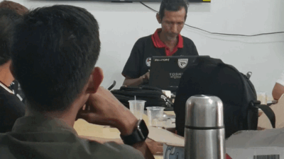 Aspon Dedi berikan keterangan pers.