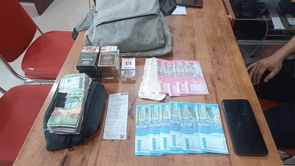 Beli Uang Palsu via Facebook dan Dibelanjakan, Dua Pria Asal Medan Diamankan Polisi 1 Barang bukti uang palsu yang diamankan polisi