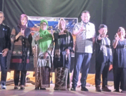 Fadly Amran Lepas Tim Safari Puisi Empat Negara, Satupena Sumbar Bawa Literasi Minangkabau ke Kancah Internasional
