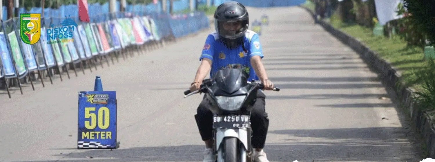 700 Starter Serbu Drag Bike HUT Bhayangkara di Teluk Kuantan, Pebalap dari Empat Provinsi Adu Kecepatan 1 Salah satu peserta