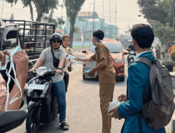 Cegah Dampak Kebakaran Hutan dan Lahan, Pemprov Riau Bagikan 14 Ribu Masker