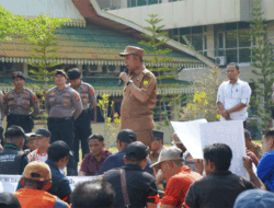 Bupati Herman Terima Aspirasi AMBAR, Pemkab Indragiri Hilir Terus Perjuangkan Petani Kelapa