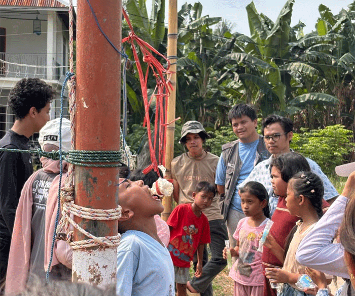 Mahasiswa KKN Kambang UNAND gelar beragam perlombaan bersama masyarakat. (dok mahasiswa KKN)