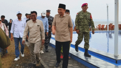 Bupati Jember, Muhammad Fawait tinjau salah satu destinasi wisata di kawasan JLS Pantai Pancer, Kecamatan Puger, usai agenda Pro Guse Update, Minggu (16/8/2026). (Foto: Disporabudpar Jember)