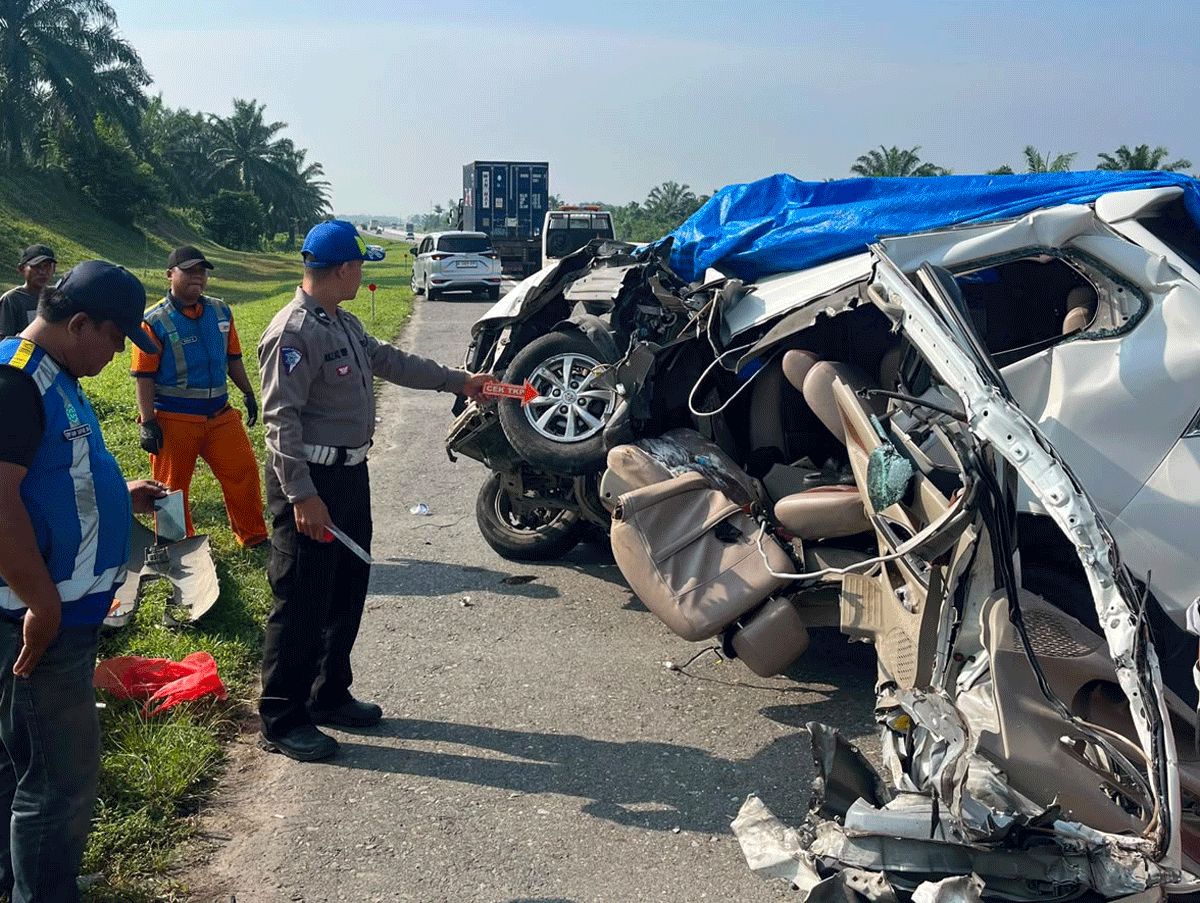 Satu Tewas, Tujuh Luka dalam Kecelakaan Maut di Tol Medan-Tebing Tinggi 1 Kondisi kendaraan usai kecelakaan di tol
