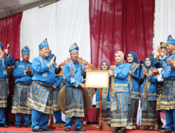Pacu Jalur 2026 Resmi Dibuka, Ribuan Warga Tumpah Ruah di Tepian Narosa Kuansing