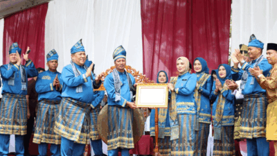 Pacu Jalur 2026 Resmi Dibuka, Ribuan Warga Tumpah Ruah di Tepian Narosa Kuansing