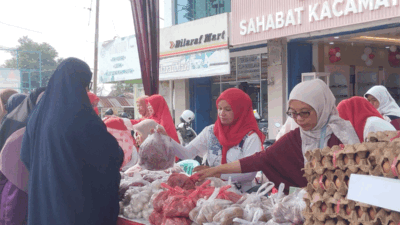 Gerakan Pangan Murah Kembali Digelar, Warga Padang Panjang Antusias Belanja dengan Harga Terjangkau 9 Gerakan Pangan Murah kembali digelar di Padang Panjang. (Kominfo)
