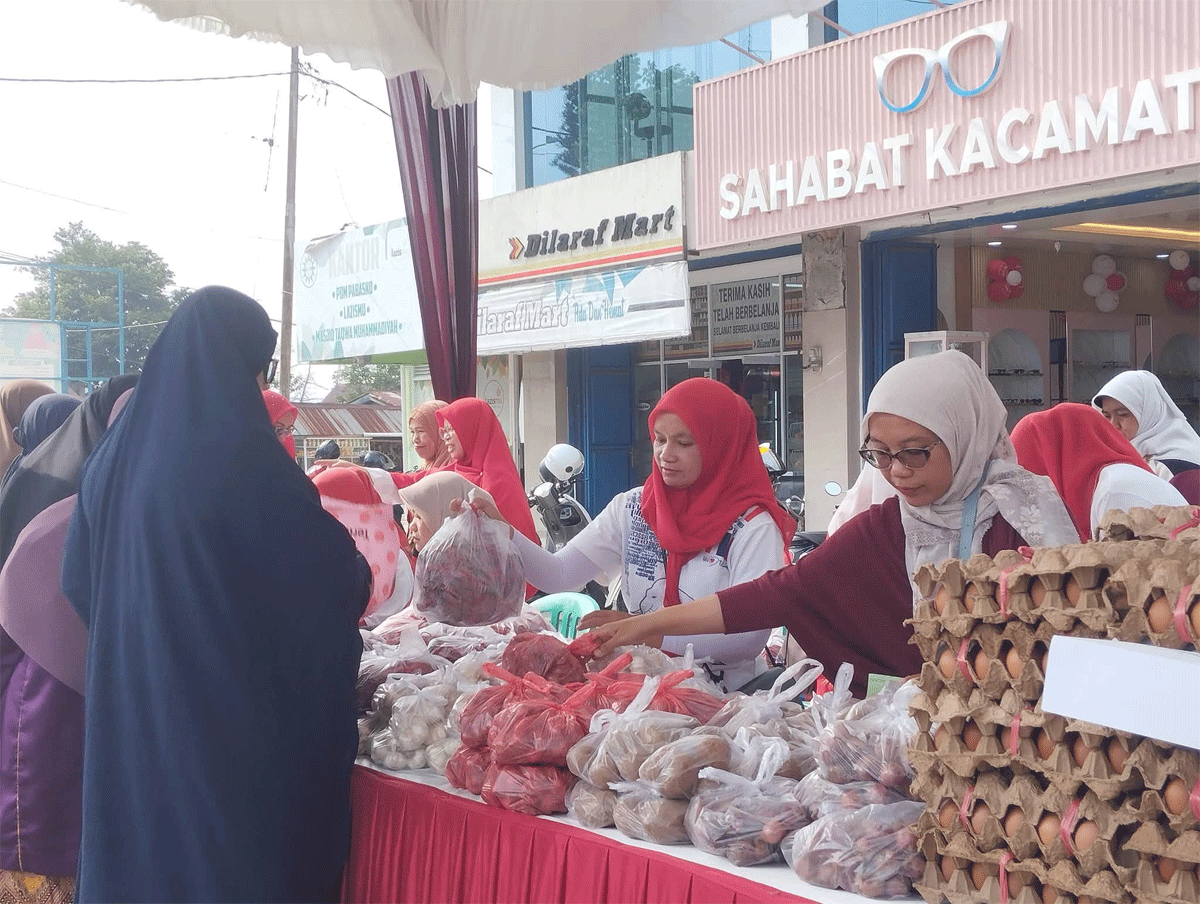 Gerakan Pangan Murah Kembali Digelar, Warga Padang Panjang Antusias Belanja dengan Harga Terjangkau 1 Gerakan Pangan Murah kembali digelar di Padang Panjang. (Kominfo)