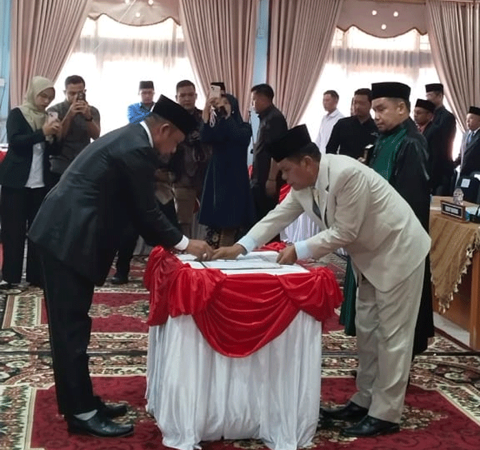 Pengucapan sumpah/janji Pengganti Antar Waktu (PAW) anggota DPRD Padang Pariaman sisa masa jabatan 2024–2029 berlangsung khidmat, Rabu (12/8/2026).