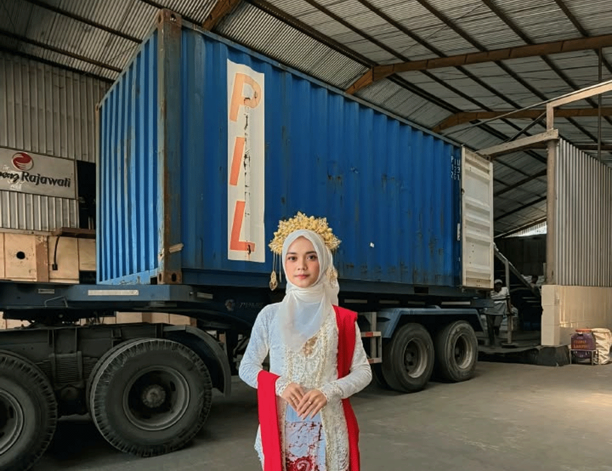 Kisah Eksportir Muda, Kirim 540 Ton Tepung Ikan ke Bangladesh, Bernilai US$739.800 1 Eksportir muda, Nada Nalida.