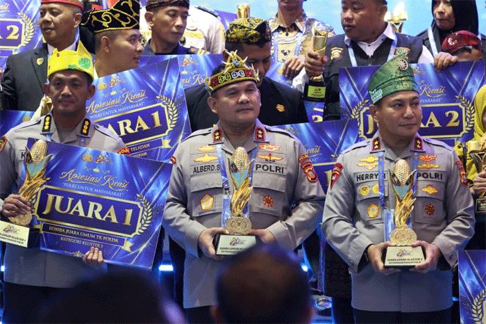 Penerima penghargaan