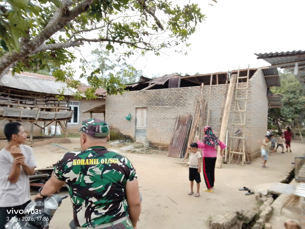 Salah satu rumah yang terkena puting beliung di Sergai.
