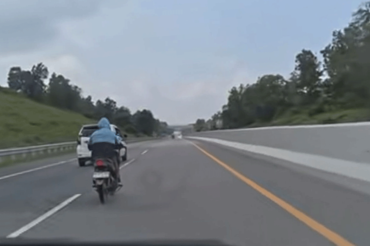 Aduh Mak, Pemotor Masuk Tol Pekanbaru-Dumai, Begini Jadinya 1 Pemotor masuk tol Pekanbaru-Dumai. (riau.go.id)