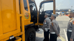 Libatkan 24 Personel, Belasan Truk ODOL Ditertibkan di Tol Pekanbaru-Dumai
