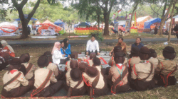 Wabup Bungo Hadiri Jambore Nasional Pramuka di Cibubur, Ada Pesan Penting untuk Generasi Muda 2 Wakil Bupati Bungo sekaligus Ketua Kwartir Cabang (Kwarcab) Gerakan Pramuka Kabupaten Bungo, Tri Wahyu Hidayat hadiri pembukaan Jambore Nasional (Jamnas) XII di Bumi Perkemahan dan Graha Wisata Cibubur, Jakarta Timur, Jumat (14/8/2026). (bungokab.go.id)