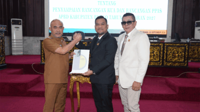 Bupati Bungo serahkan rancangan KUA dan PPAS 2027 kepada pimpinan DPRD. (bungokab.go.id)