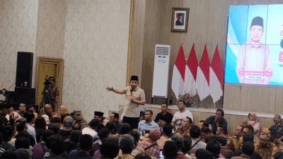 Dialog interaktif antara dua kelompok pedagang di Pasar Tanjung yang digelar oleh Pemkab Jember, Selasa (22/9/2026). (Foto: Fathur Rozi)
