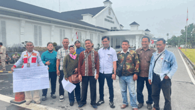 Diancam Oknum Kepala Desa dengan Senjata Tajam, Warga Demo ke Kantor Bupati Serdang Bedagai