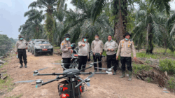 Polda Riau Punya Senjata Baru Lawan Karhutla, Drone Pemadam Diterbangkan ke Siak
