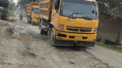 Truk Diduga Over Kapasitas Kembali Lintasi Jalan Provinsi di Sergai, Warga Desak Gubernur Bobby Bertindak 4 Truk diduga over kapasitas kembali lintasi jalan Provinsi Sergai yang mengalami kerusakan, Rabu (16/9/2026).