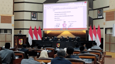 Suasana rapat paripurna P-APBD 2026 di Kantor DPRD yang dihadiri oleh Bupati Jember, Muhammad Fawait, Jumat (4/9/2026). (Foto: Fathur Rozi)