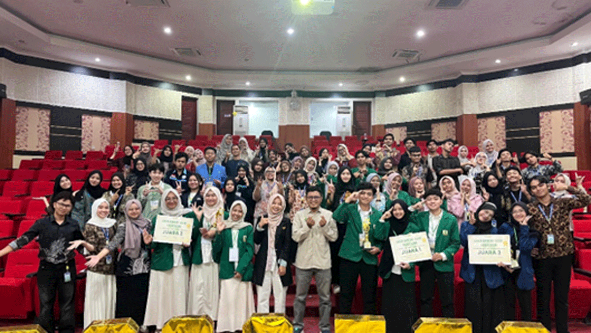 Foto bersama di sela kegiatan