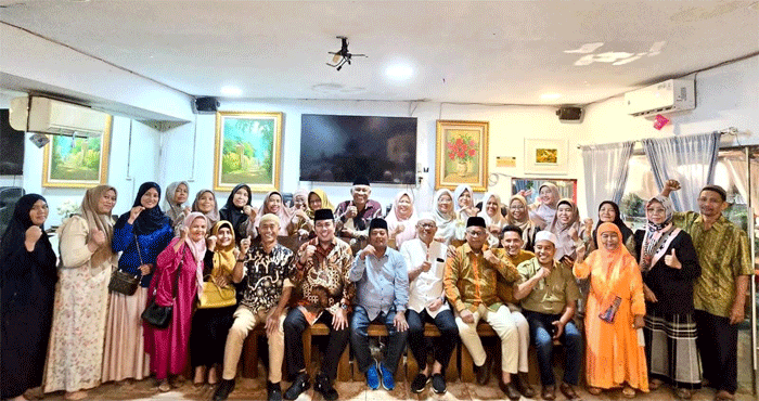 Foto bersama usai pengajian