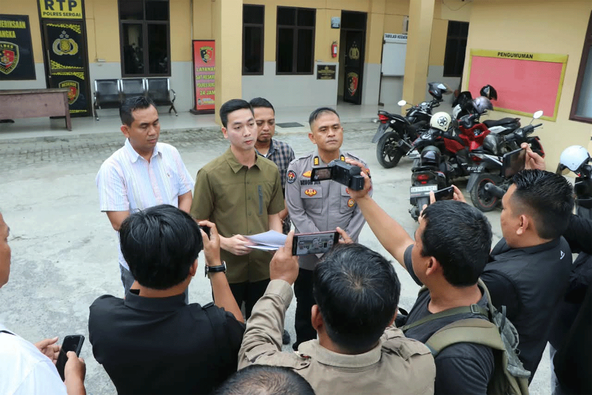 Polres Sergai Pastikan Kasus Kekerasan Anak Diproses Transparan, Korban Dapat Pendampingan 1 Kasat Reskrim Polres Sergai IPTU Toman F. Sibuea saat memberi keterangan penanganan dugaan kasus kekerasan terhadap anak