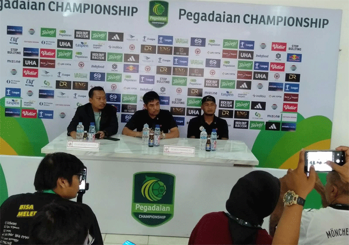 Semen Padang FC Bertekad Raih Hasil Sempurna Saat Jumpa PSIS di Stadion Patriot Candrabhaga 1 Jumpa pers Semen Padang FC.