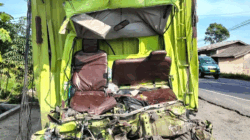 Kondisi truk usai kecelakaan
