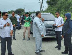 Tiba-tiba Bupati Siak Hentikan Perjalanan dan Turun dari Mobil, Ada Apa?