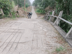 Gawat, Besi Jembatan Bermunculan, Pengendara Harap Berhati-hati