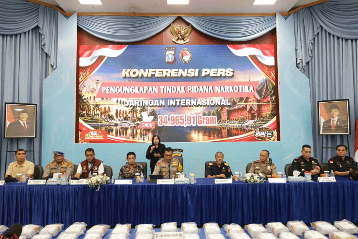 Indonesia Benar-benar Darurat Narkoba, Polda Riau Gagalkan Peredaran 34,9 Kilogram Sabu 1 Jumpa pers Polda Riau