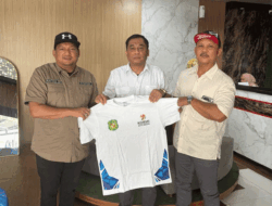 Persiapan Hadapi Forprov Sumatera Utara 2026, Dispora Serahkan 200 Jersey ke Kontingen KORMI Medan
