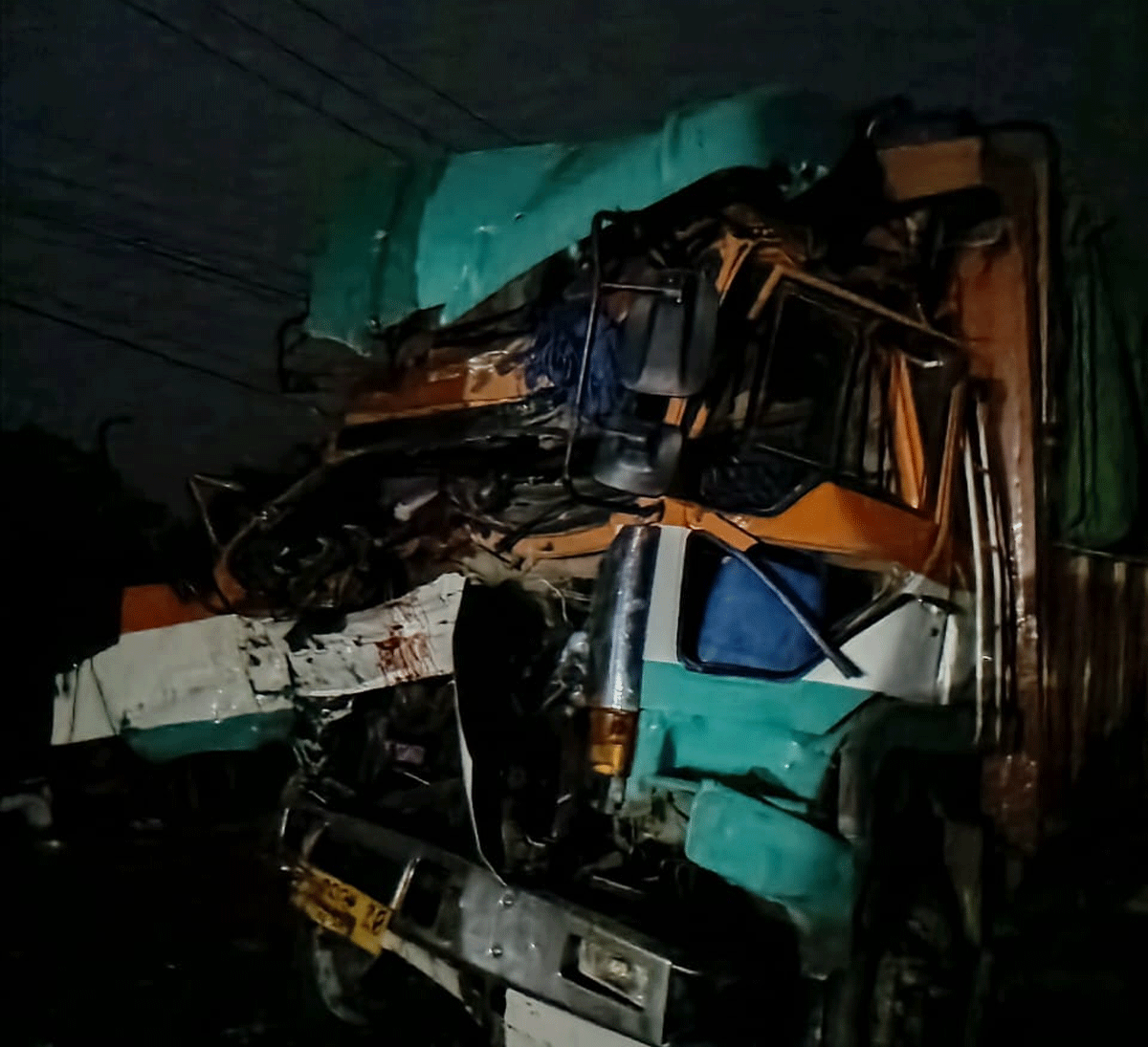 Kecelakaan Beruntun di Dharmasraya, 8 Penumpang Luka-luka, Satu Warga Meninggal Dunia 1 Salah satu kendaraan yang terlibat kecelakaan lalu lintas.